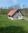 Prodej stavebního pozemku s rozestavěným domem v Komni u Bojkovic – PRODÁNO!